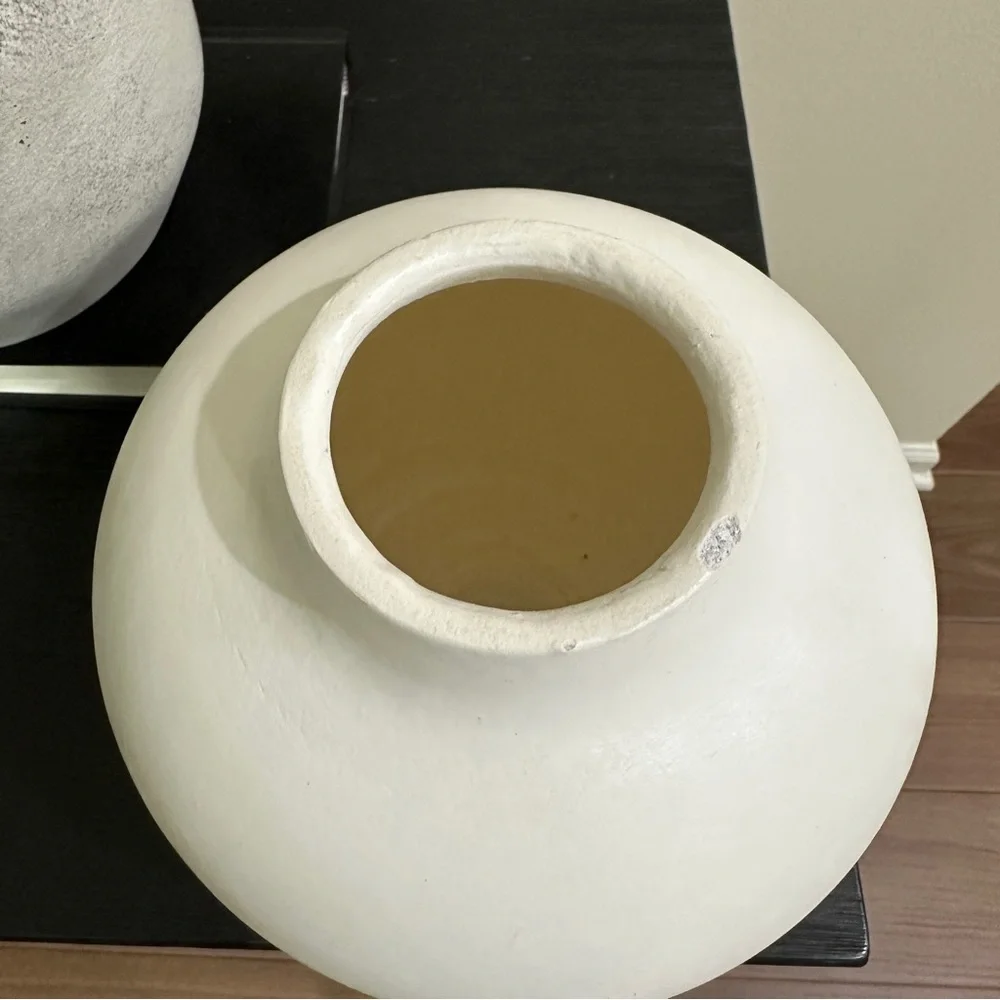 Threshold Small ceramic vase